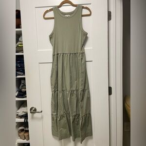 Sleeveless Green Midi Dress